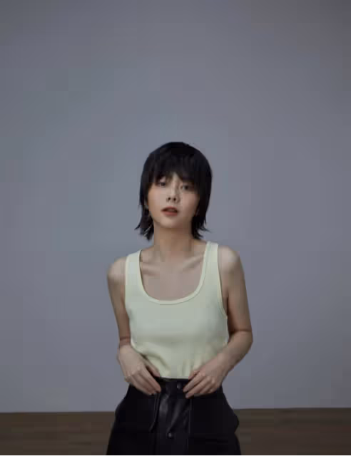 譚松韻短髮造型真驚艷!短髮造型盡顯高級感,時尚大片隨意拍