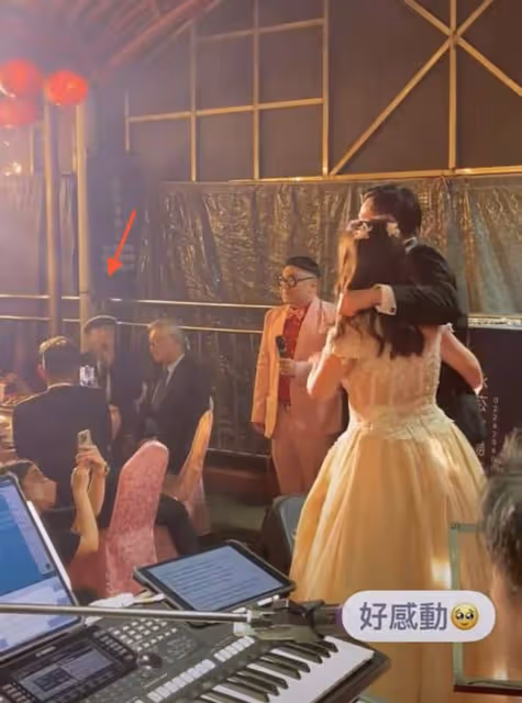 林俊傑富豪親哥二婚！歸寧宴場地破舊似農村吃席，JJ獻唱變演唱會