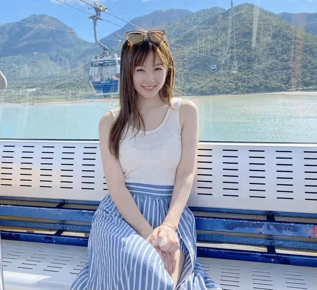 香港知名女星保養似少女!曬近照牛奶肌搶鏡,轉行賣紅酒收入高