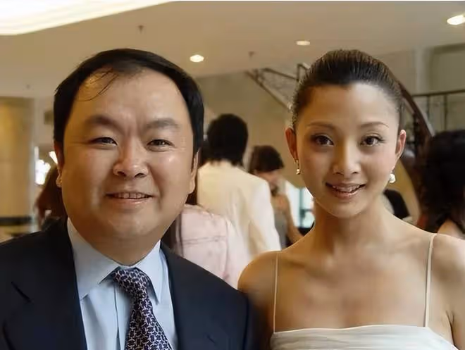「不老水蜜桃」殷桃的連環情史,和她背後的7個男人
