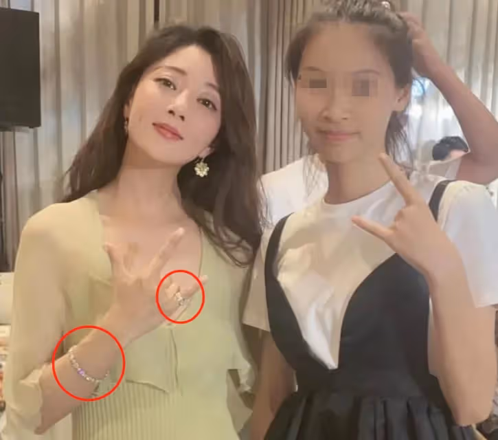 殷桃和王凱私下參加婚禮 穿低領上衣身材豐腴