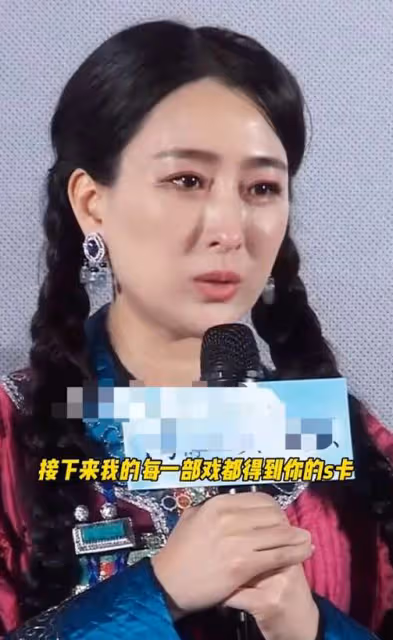 馬蘇活動現場動情落淚 一旁陳寶國眼神引爭議