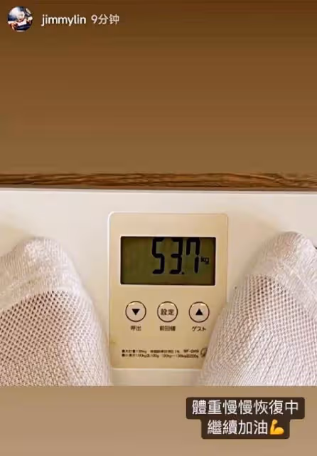 林志穎兒子即將開學,陳若儀曬帶娃游泳近照,豪宅自帶泳池好氣派