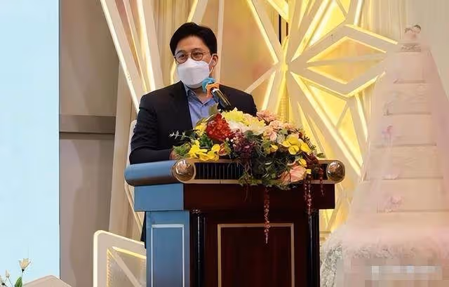 霍啟剛事業越來越好,他表示非常感謝郭晶晶,能做他堅實的後盾力量