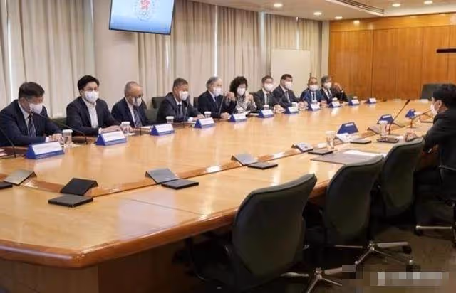 霍啟剛事業越來越好,他表示非常感謝郭晶晶,能做他堅實的後盾力量