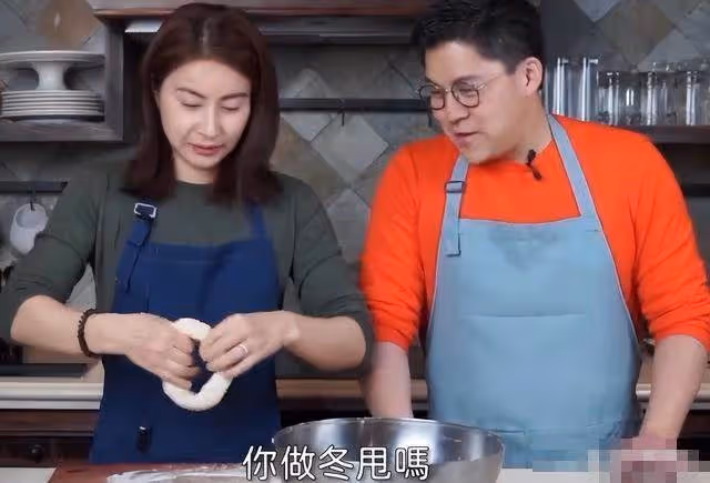 霍啟剛事業越來越好,他表示非常感謝郭晶晶,能做他堅實的後盾力量