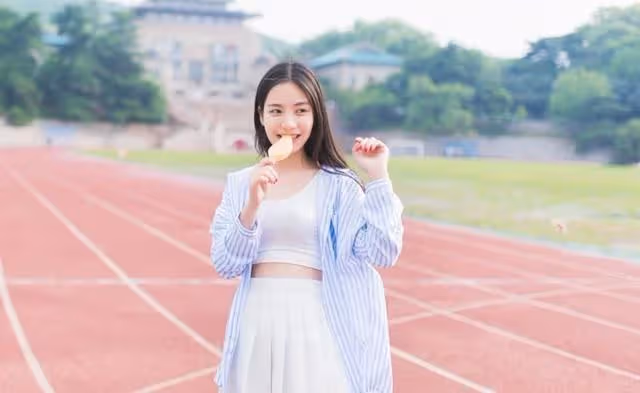 「離婚吧老婆,扶貧7年我累了」「再堅持堅持,我弟下個月結婚」