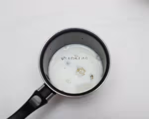 免烤箱！陽光玫瑰酸奶芝士檸檬慕斯蛋糕！
