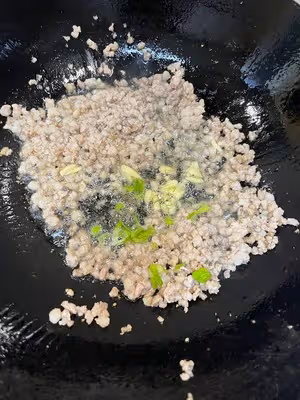 超下飯的螞蟻上樹！