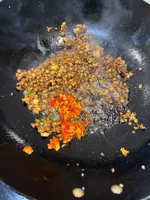 超下飯的螞蟻上樹！