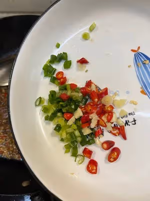 超下飯的螞蟻上樹！