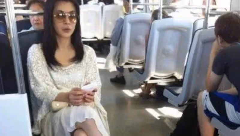 曾經女神王祖賢在溫哥華，16年從不工作，她的錢哪裡來？網友：實力雄厚
