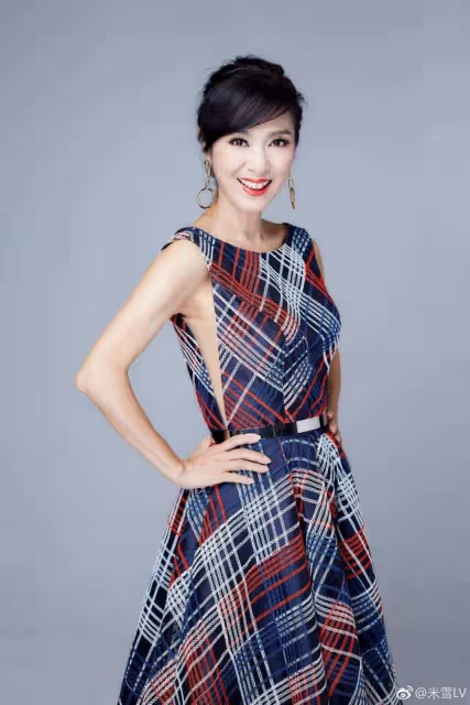 香港知名姐妹花同框慶生！兩人相差近10歲，67歲米雪狀態遠勝妹妹