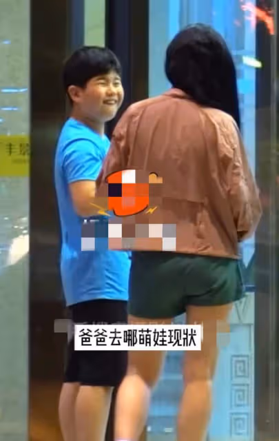 46歲胡可被曝高齡懷三胎,小腹凸起孕味十足,沙溢去年陷出軌風波