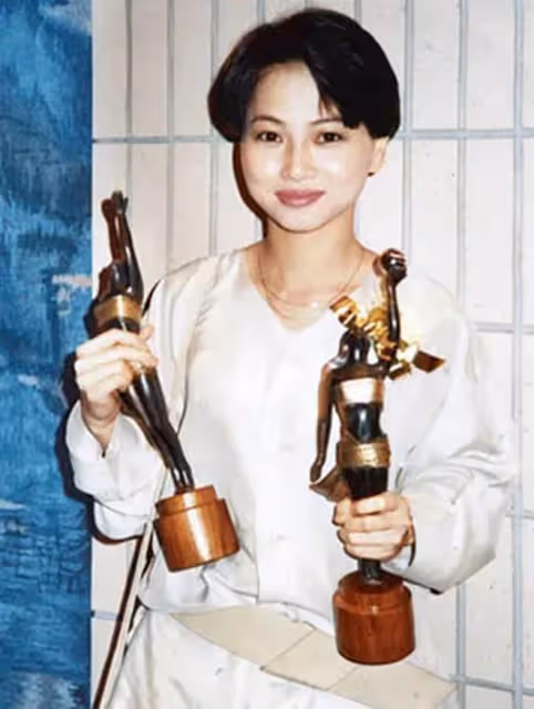 55歲港星退休定居廣州,跳廣場舞無人識仍笑開懷,已融入內地生活