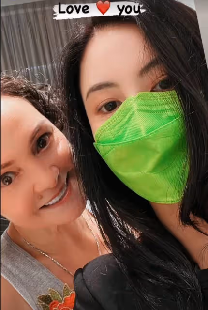 張柏芝罕見曬與媽媽合影!大方向媽媽表白,張媽媽自力更生「開網約車」不拖累女兒獲好評