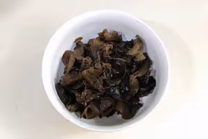 開胃補腦的涼拌木耳核桃仁