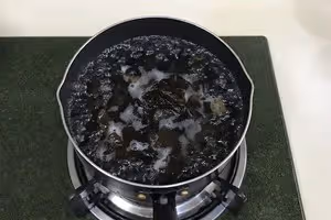 開胃補腦的涼拌木耳核桃仁