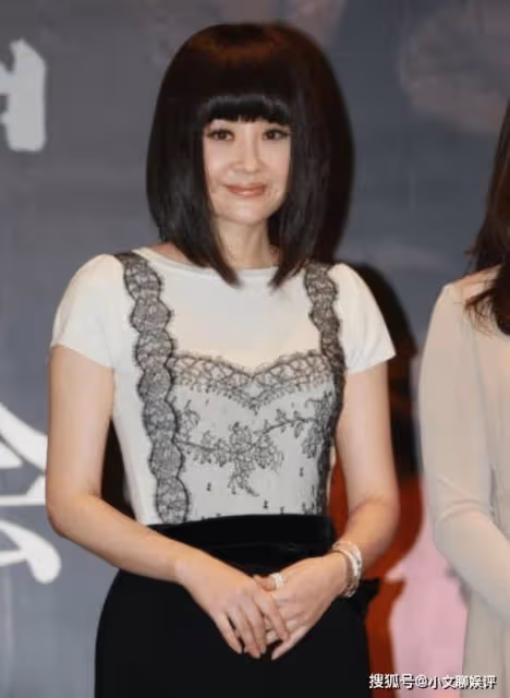 許晴真把自己當少女？學生頭扮嫩被嫌棄，網友：優雅老去不好？