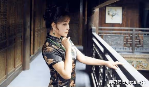 許晴真把自己當少女？學生頭扮嫩被嫌棄，網友：優雅老去不好？
