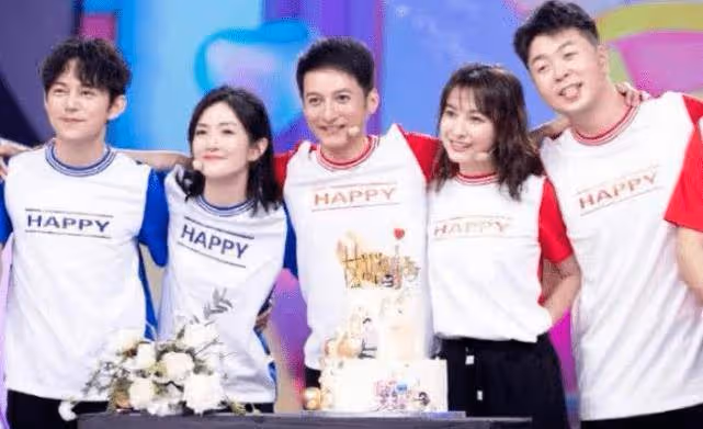 曾說要「代替」謝娜的李浩菲如今去哪了？看到現狀，著實讓人羨慕？