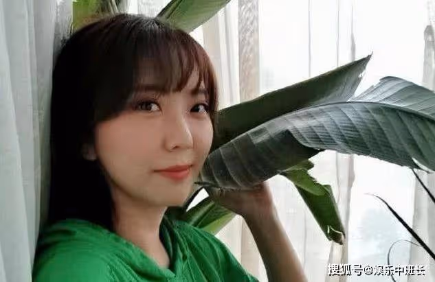靠女扮男裝出名，連吳京都把她當妹妹疼，如今31歲美得不像話