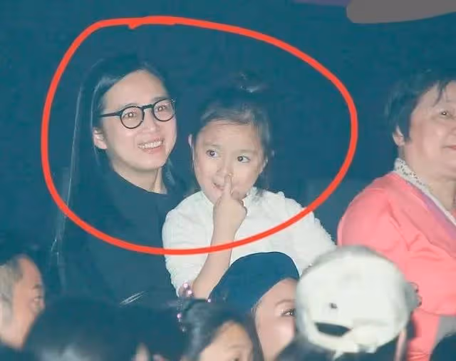 主持完劉德華演唱會,李好被罵上熱搜,賈玲主持都會比他好?