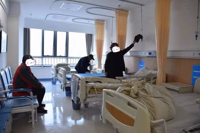 17年83歲母親投放70顆安眠藥,親手勒死兒子,自首後稱:養不動了