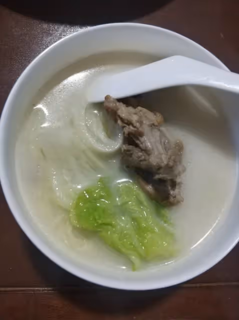 在外吃烤鴨，鴨架子一定要帶回來！！！附鴨湯做法。