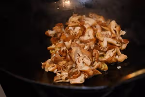 能吃三碗飯的茶油白辣椒蒸米糠肥腸
