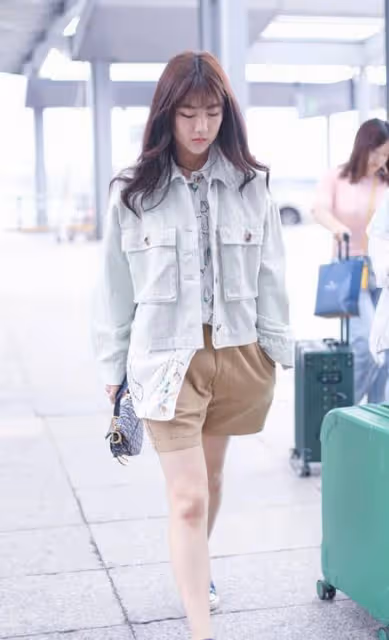 李藝彤的私服寫真照片,不愧是顏值少女,她是許多宅男心中的女神