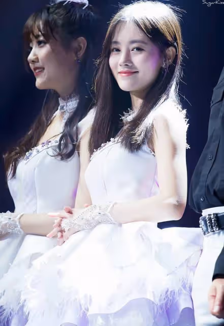李藝彤的私服寫真照片,不愧是顏值少女,她是許多宅男心中的女神