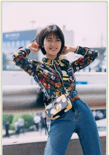 李藝彤的私服寫真照片,不愧是顏值少女,她是許多宅男心中的女神