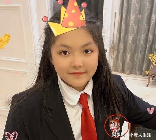李湘攜女兒倫敦看歌劇，Angela拎兩萬包包瘦太多，留英學費近40萬