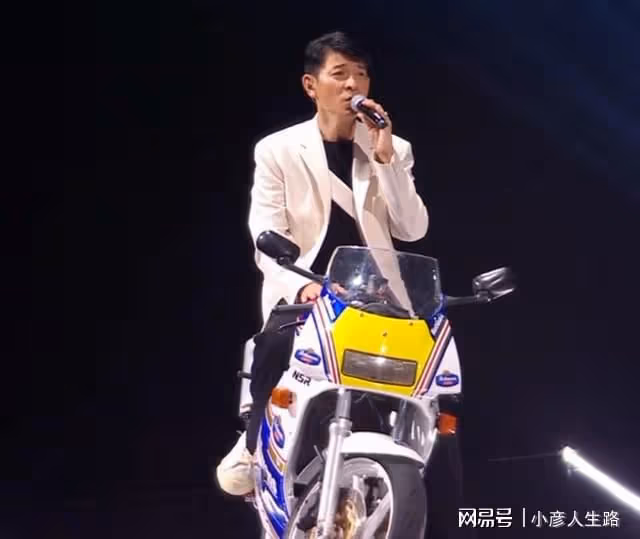 這才是創作人！劉德華直播：全原創歌單，200多首任網友刷屏點歌