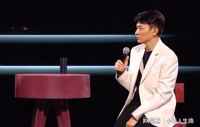 這才是創作人！劉德華直播：全原創歌單，200多首任網友刷屏點歌