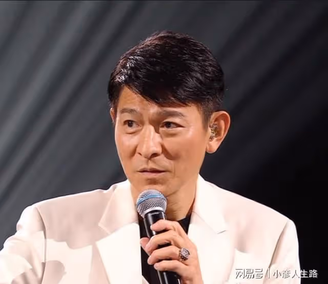 這才是創作人！劉德華直播：全原創歌單，200多首任網友刷屏點歌
