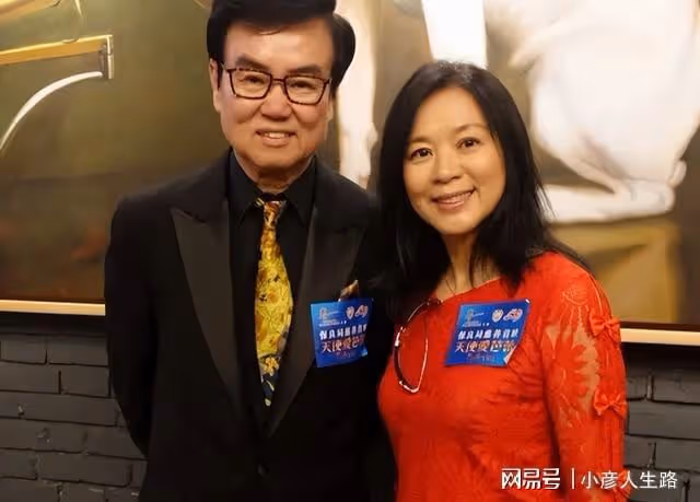 黃百鳴:妻子患病他不離不棄,兩人相伴半個世紀
