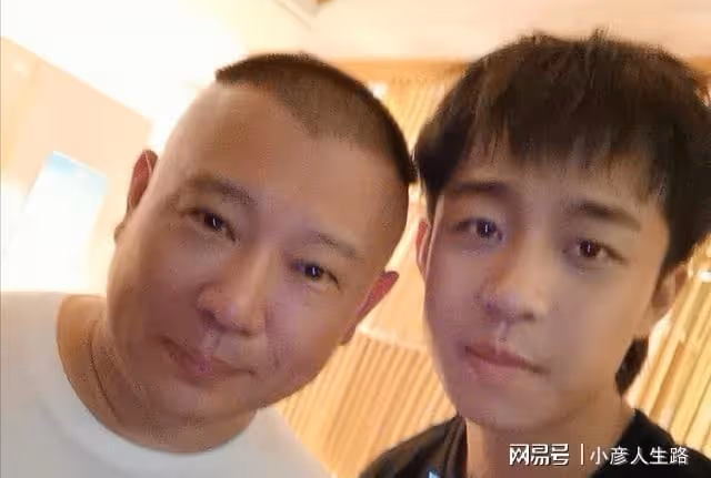 德雲社「頭九」拜師九周年,張九齡王九龍相繼發文,在線感恩師父
