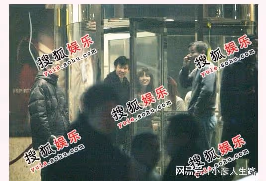 39歲金莎公開戀情!插足梅婷交往韓寒,兩度被戀綜渣男騙……
