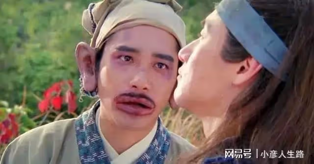 博取流量沒底線?男網紅生吃蜜蜂秒變香腸嘴,網友:建議封殺