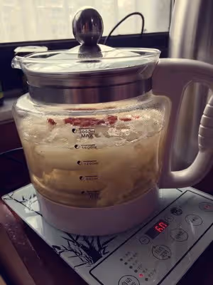 冰糖雪梨銀耳湯（養生壺系列）