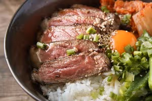 日式牛排飯