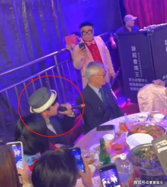 林俊傑出席哥哥婚禮：台下和親哥合唱情歌，嫂子富貴氣十足