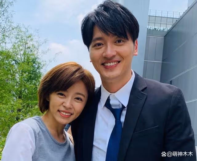 丈夫離世僅半個月 女星現身聚會笑容燦爛遭質疑