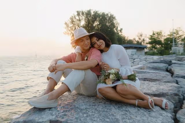 恭喜!香港知名童星與外籍混血美女結婚,傳聞曾遭沈殿霞棒打鴛鴦