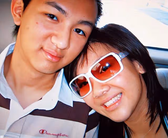 恭喜!香港知名童星與外籍混血美女結婚,傳聞曾遭沈殿霞棒打鴛鴦