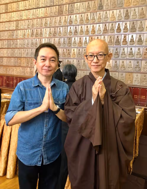 王致祥剃度出家法號「洞雲」　與洞如法師夫妻變同門