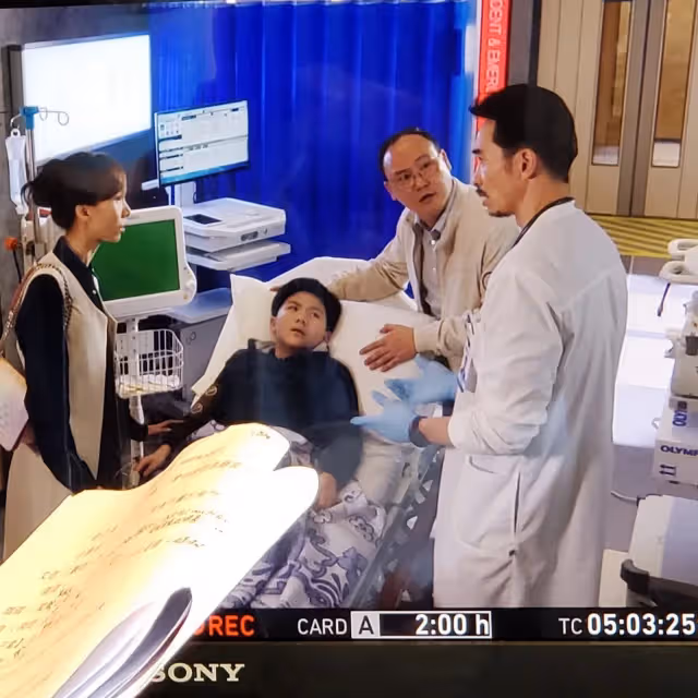 演醫生有板有眼　陳豪原來出身醫生世家