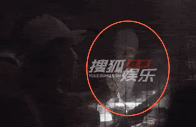 41歲宋佳與名導男友甜蜜約會,深夜同回愛巢,感情穩定疑好事將近